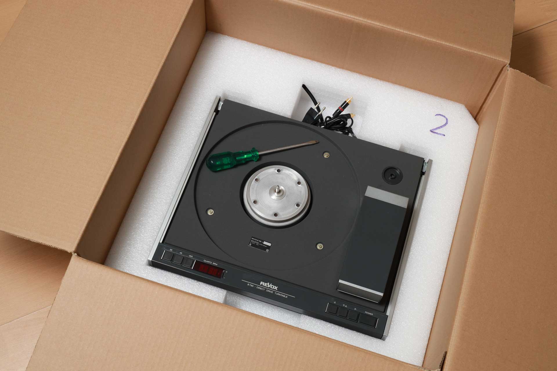 Leihkarton_Plattenspieler_Revox_B_790_Klein-5