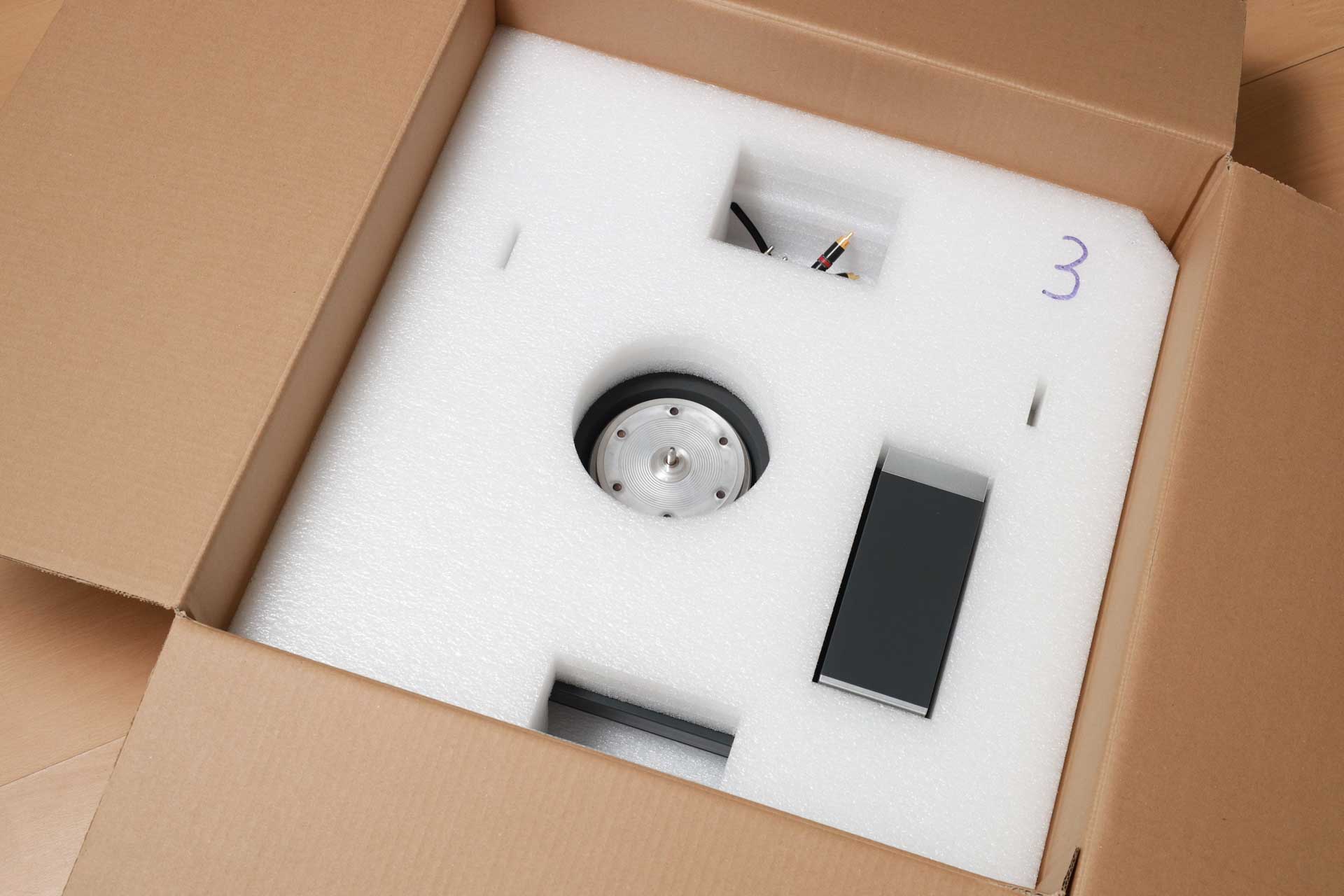 Leihkarton_Plattenspieler_Revox_B_790_Klein-6